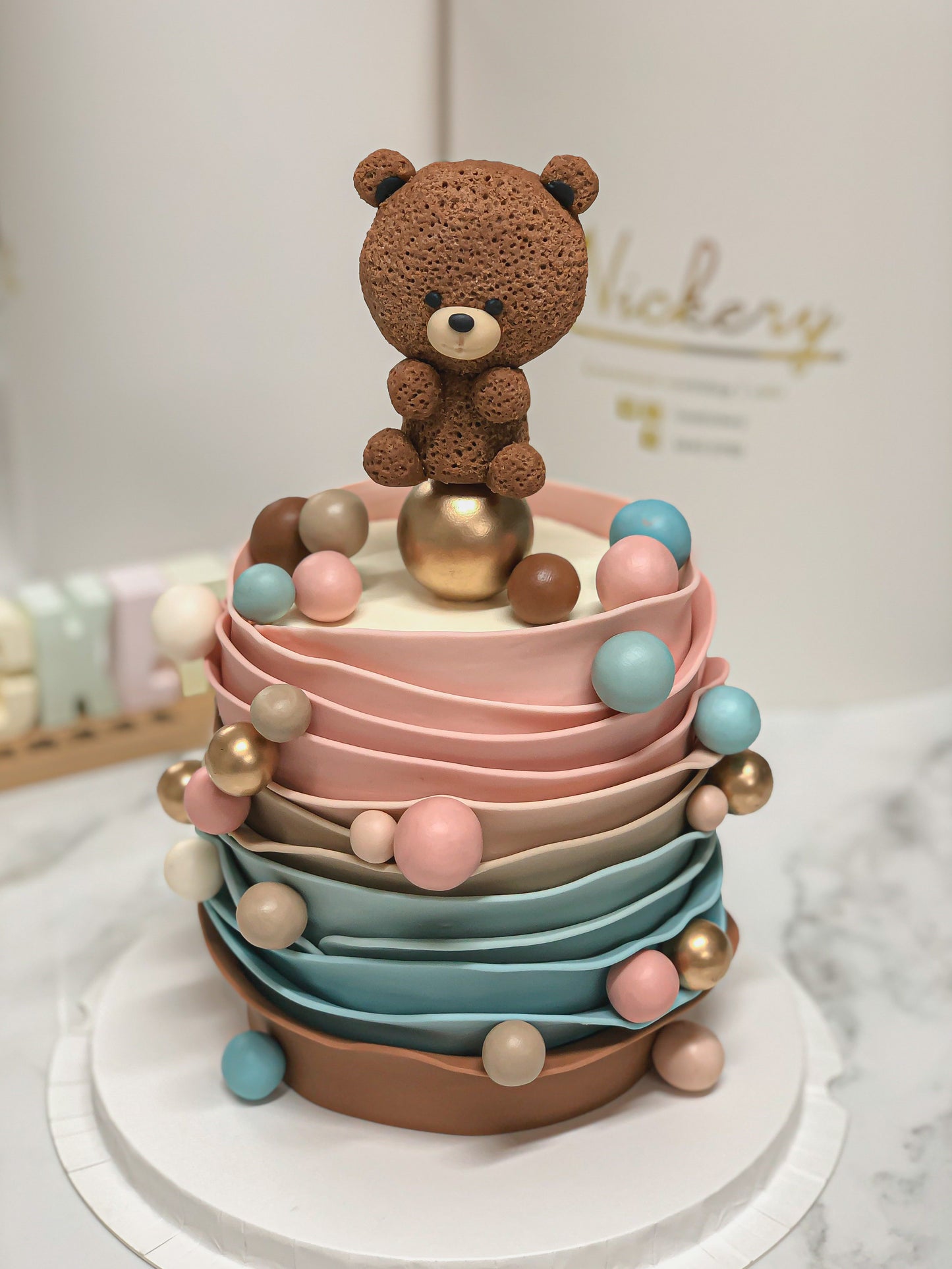 復古粉藍漸層熊仔蛋糕/Retro pink&blue ruffle with bear 🐻 （適合做性別揭曉）